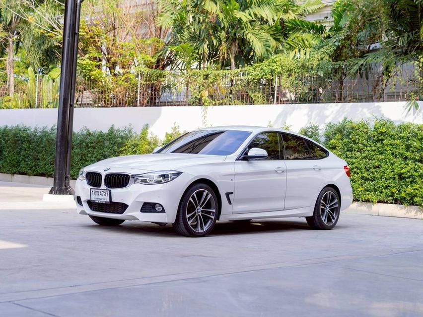 BMW 320d GT M SPORT ปี จด 2020 BSI เพิ่ม (เปลี่ยนถ่ายน้ำเครื่องของเหลวฟรี)หมด 163,000 Km หรือ 31/1/2570