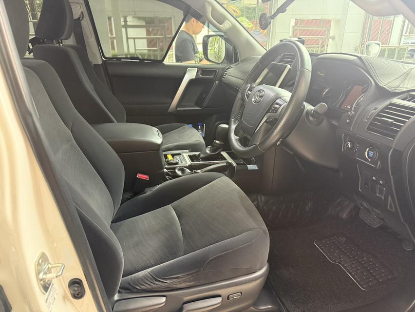 Toyota Land cruiser prado 2023 4