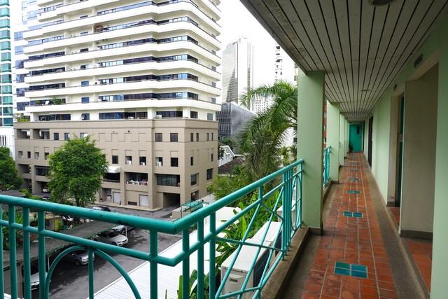 เช่า คอนโด 4 ห้องนอน ยังเพลส ซอยประสานมิตร (สุขุมวิท 23)- Young Place Condo Sukhumvit 23 6