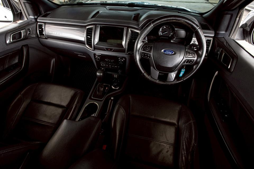 Ford Everest 2.2 Titanium Sunloof ปี 2017 สีเทา มือเดียวป้ายแดง 16
