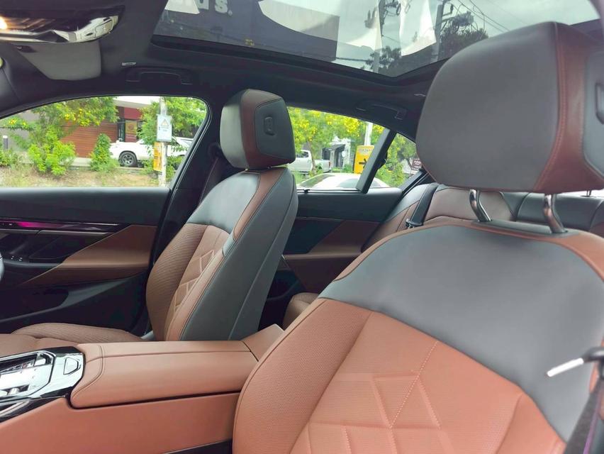 รหัสรถ KPV9732 🚗✨ 2025 BMW 530e M SPORT PRO (ยังไม่จดทะเบียน) ✨🚗 14
