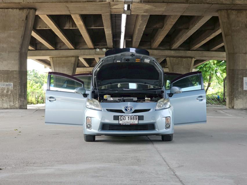 Toyota Prius Year 2012 (Hybrid) 8