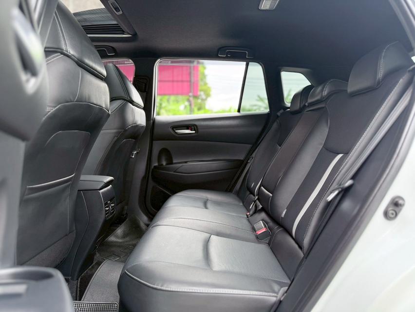 ปี 2023 TOYOTA COROLLA CROSS, 1.8 HYBRID GR SPORT สีขาว ตัวท็อปสุดหลังคาซันรูฟ 12