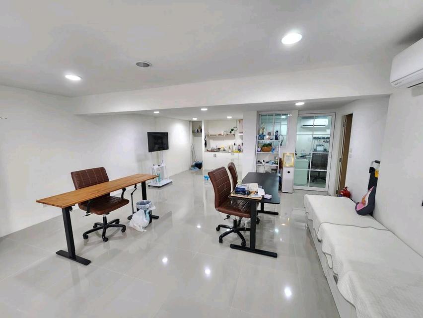 Rare Item! Home Office 5 ชั้น ติด MRT บางแค ที่ดิน19ตรวา. พื้นที่ใช้สอย 380ตรม. 4ห้องนอน 4ห้องน้ำ ขายเพียง 10.5 ล้านบาท 4
