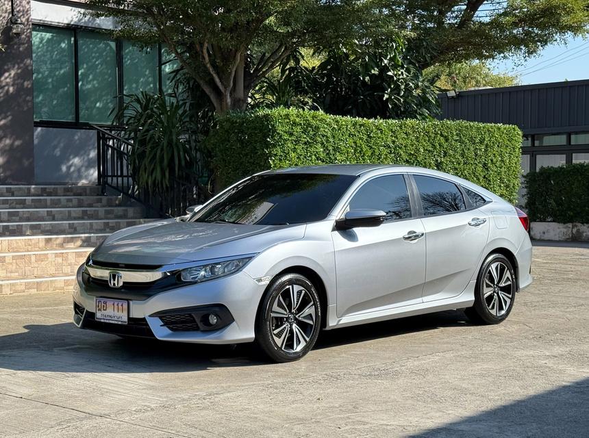2018 HONDA CIVIC FC 1.5 TURBO รถมือเดียวออกป้ายแดง รถวิ่งน้อย เข้าศูนย์ทุกระยะ รถไม่เคยมีอุบัติเหตุครับ รูปย่อยที่ 4
