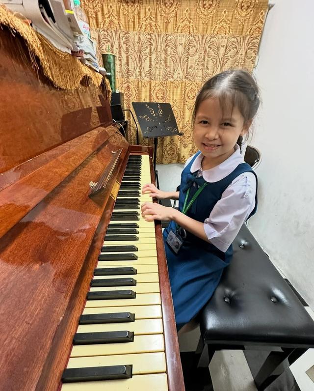 รับสอนเปียโน ที่ Fin Music School 7