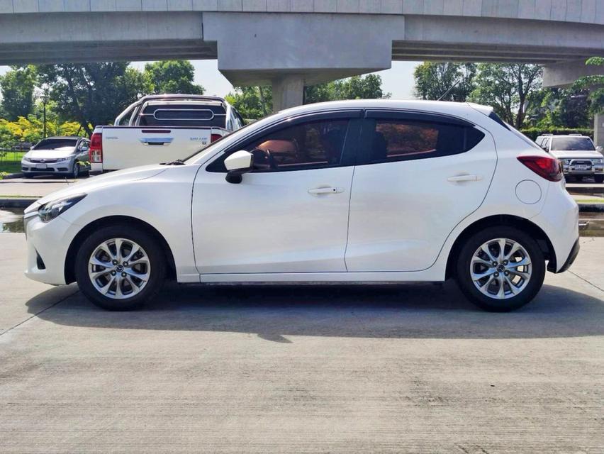 รหัสรถ CAT697 2015 Mazda 2 Skyactiv 1.5L ดีเซล