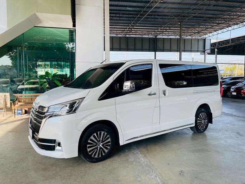 รหัสรถ PB566 TOYOTA MAJESTY 2.8 ปี 2021  สีขาว 2