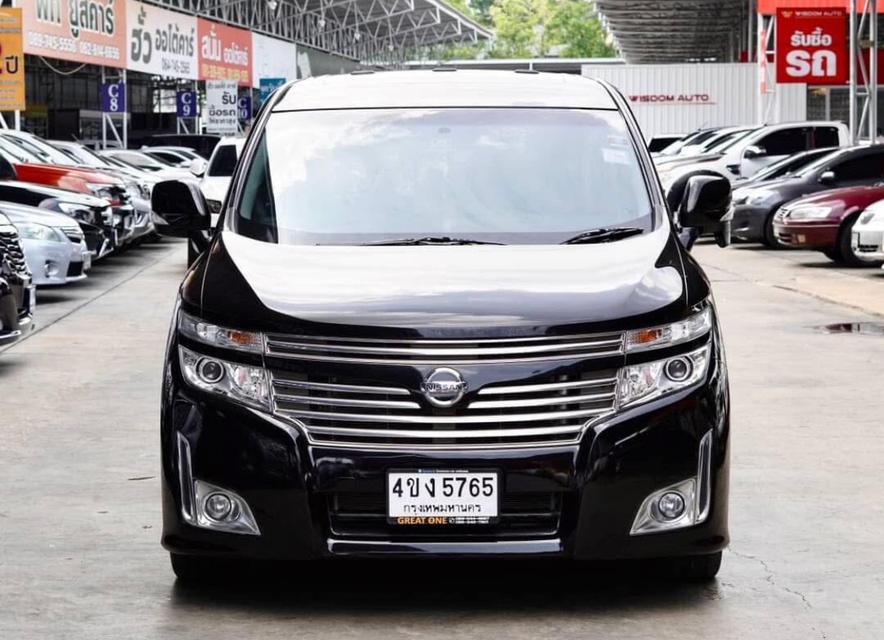 รถยนต์รุ่น Nissan Elgrand ปี 2012