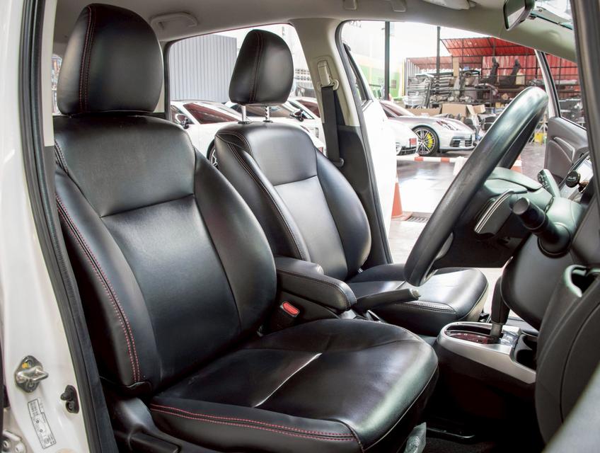 HONDA JAZZ 1.5 SV i-VTEC ปี 2016 10