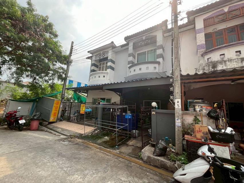 ขายบ้าน 2 ชั้น หมู่บ้านปิยวรารมย์ ถนนบ้านกล้วย-ไทรน้อย 3