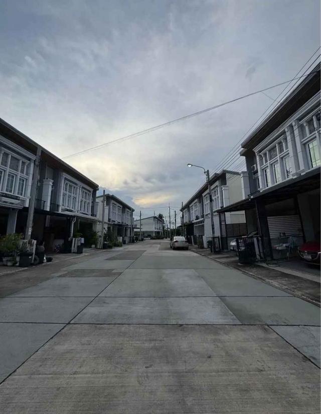 ให้เช่าทาวน์โฮมขนาดใหญ่ 13