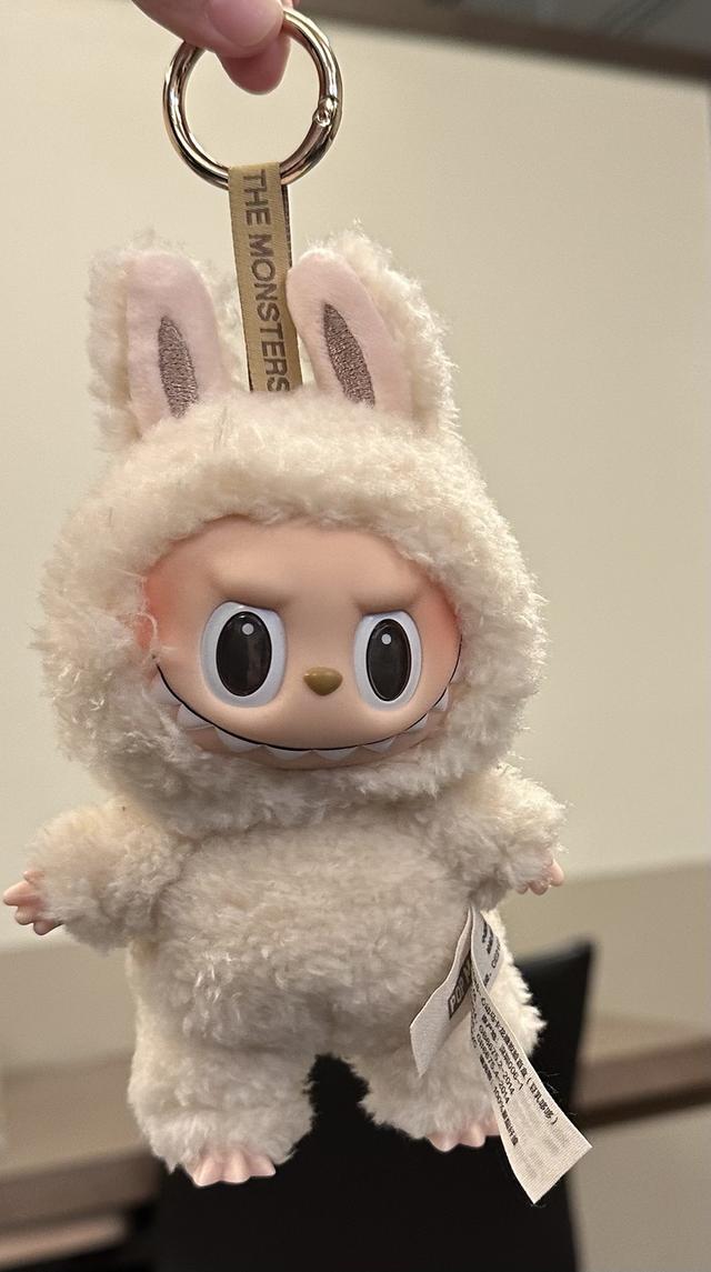 labubu แกะกล่องแล้ว สภาพใหม่เอี่ยม ของแท้ 100% ของครบ