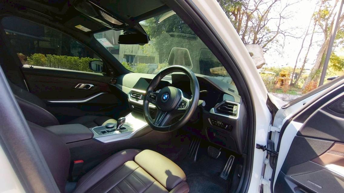 BMW 330e m sport 2020 รูปที่ 10