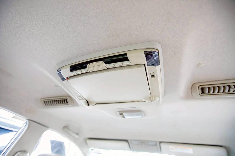 Toyota INNOVA 2.0V AT ปี 2012 สีขาว รุ่นท๊อปสุด 12