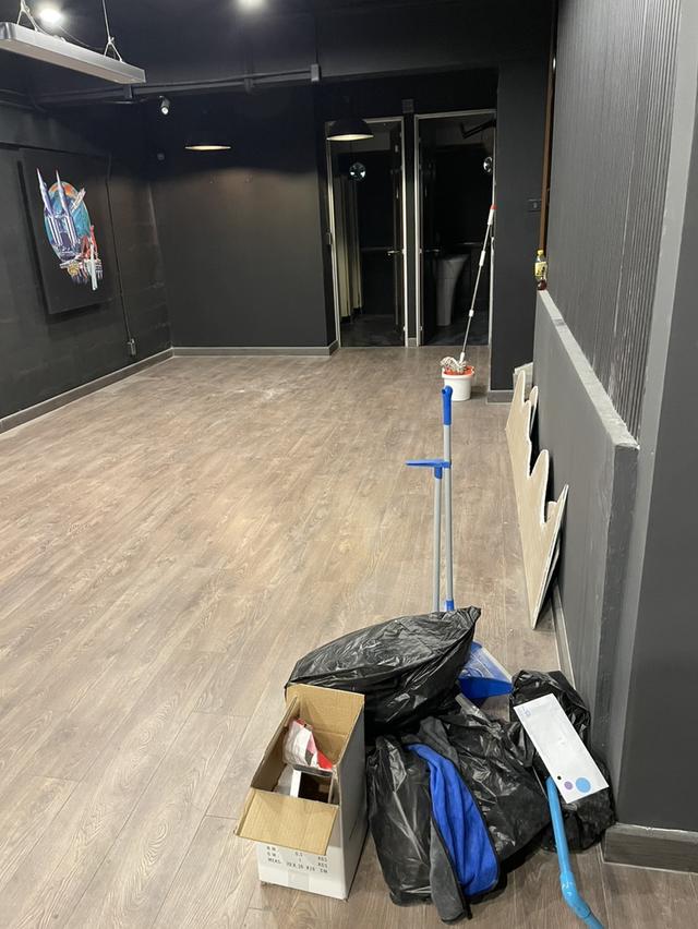 เช่าออฟฟิศ/สตูดิโอ ชั้น 2-4 195 ตร.ม. RCA สามารถรีโนทเวท และ จด บริษัทได้ เหมาะกับ ออฟฟิศ / สำนักงาน โชว์รูมสินค้า / สตูดิโอถ่ายภาพ 2