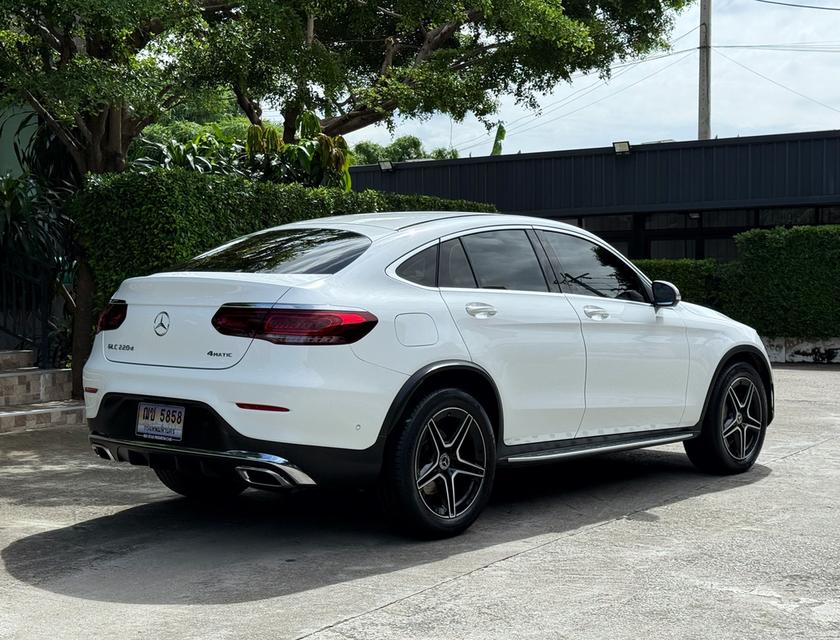 2021 BENZ GLC 220D COUPE AMG DYNAMIC รถมือเดียว สภาพป้ายแดง วิ่งน้อยเพียง 50,000 กม รถไม่มีอุบัติเหตุครับ