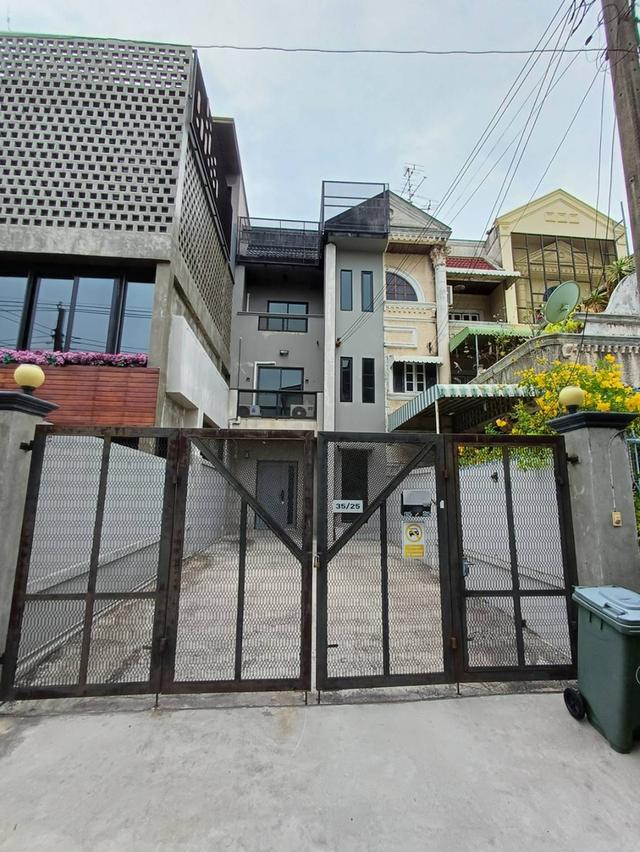ขายโฮมออฟฟิศ3ชั้นย่านลาดพร้าวบางกะปิรามคำแหงซอยลาดพร้าว124ใกล้MRTมหาดไทยท่าเรือมหาดไทย 1