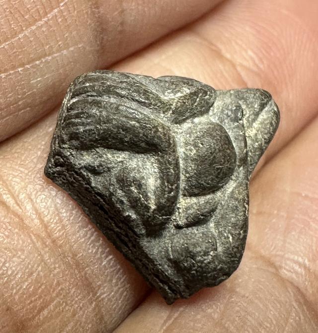 พระปิดตาเนื้อผงใบลาน ไม่ทราบที่