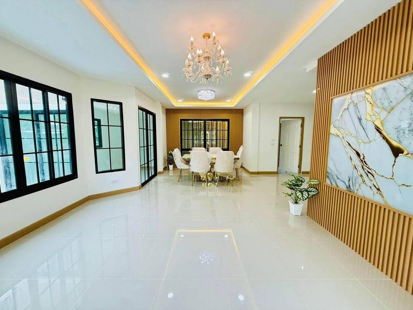 หมู่บ้านชัยพฤกษ์1 ถนน345 ปทุมธานีบ้านเดี่ยว 2 ชั้น หลังมุมถนนเมน ตกแต่งใหม่สไตล์ Modern Luxury พร้อมสวนอังกฤษ บ้านโทนอบอุ่น หรูสะอาดตา กระจกบานใหญ่ 9