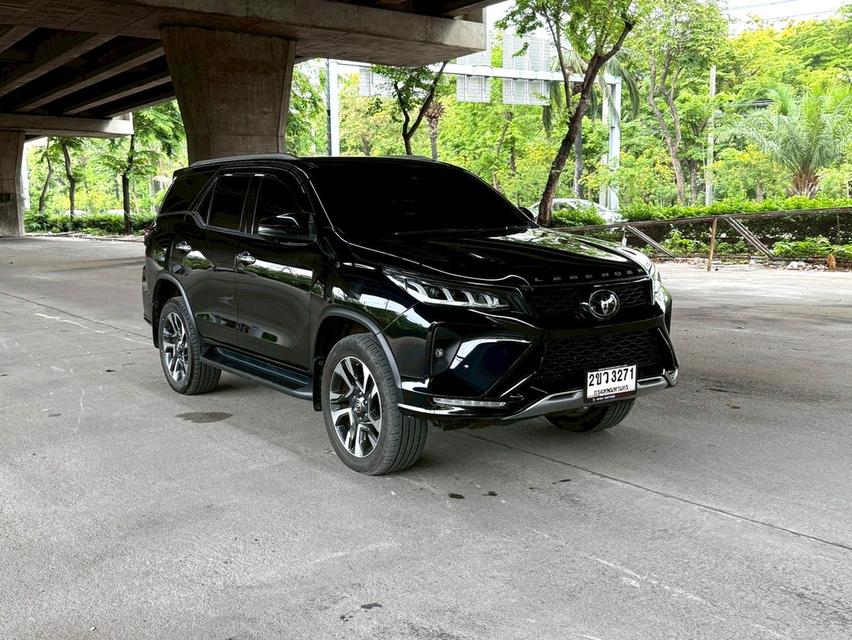 ขายรถ Toyota Fortuner 2.8 Legender 2WD ปี 2022 สีดำ เกียร์ออโต้