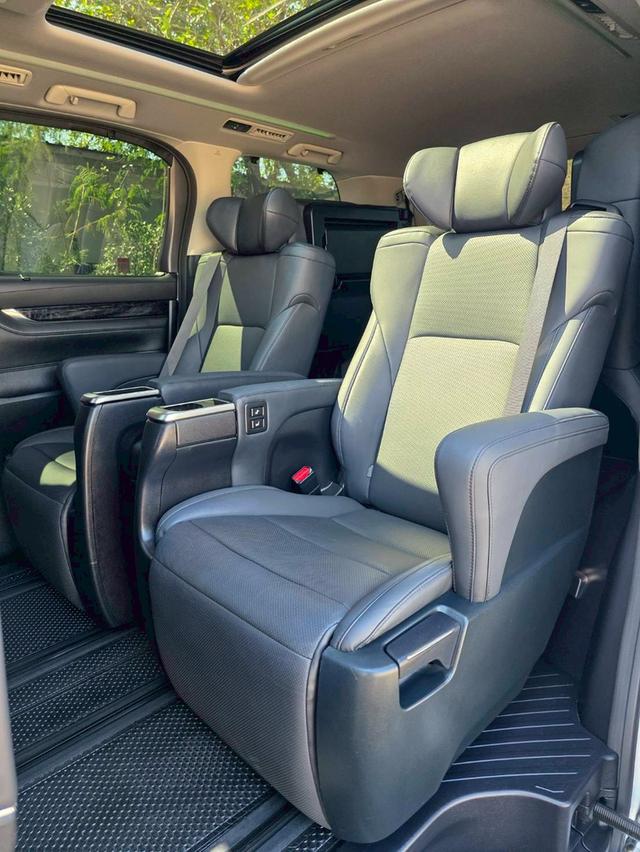 Toyota Alphard 2.5SC ปี24 10