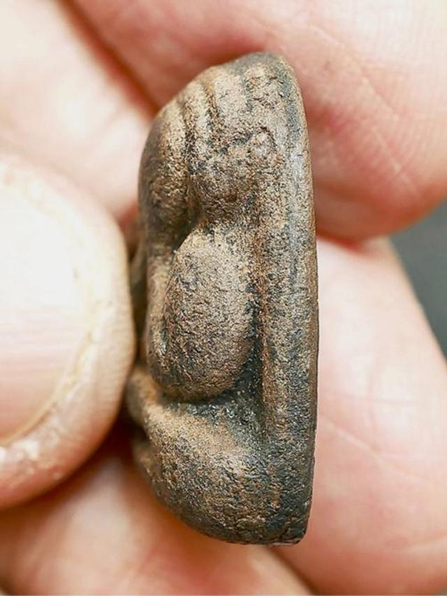 พระปิดตา หลวงพ่อแก้ว วัดเครือวัลย์ พิมพ์กลาง หลังเรียบ...เก่าๆ เดิมๆ สวยแชมป์ 9