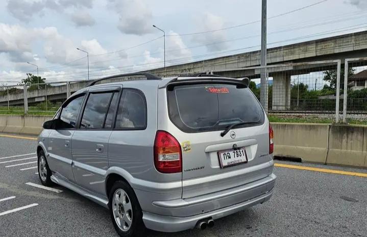 Chevrolet Zafira ปี 2003  2