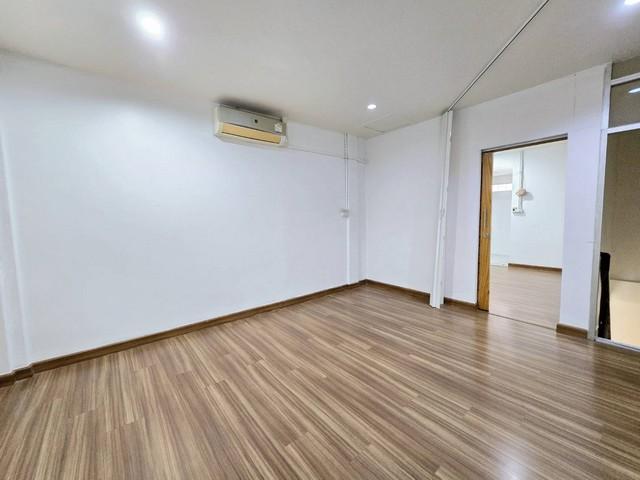 รหัส: 2260 ประกาศขาย TOWNHOME ขายทาวน์เฮ้าส์ ถนนประชาราษฎร์ สาย 1 ซอย 10 (ซ.อาทรอุปถัมภ์) แขวงบางซื่อ เขตบางซื่อ กรุงเทพ 4