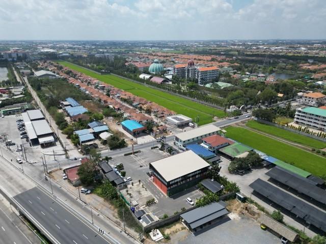 ขายที่ดิน พร้อมร้านค้าให้เช่าใกล้โรงเรียนโรงเรียนสารสาสน์วิเทศบางบัวทอง ต.ลำโพ อ.บางบัวทอง จ.นนทบุรี, 1-3-66.3 ไร่ ราคา  3