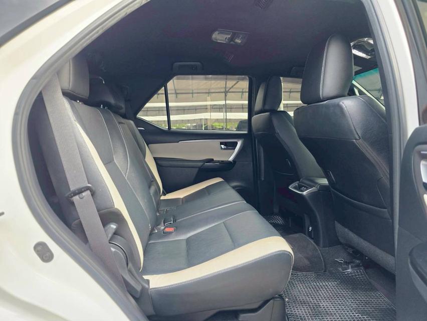 TOYOTA FORTUNER 2.8 LEGENDER 4WD ปี 2021 12