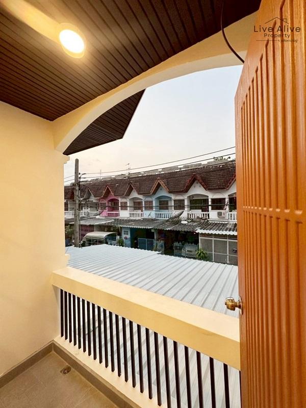 ขายทาวน์เฮาส์ 2 ชั้น NexHaus44 ปากซอยอ่อนนุช 44 เดินทางเข้าโซนทองหล่อ พระราม 9 รีโนเวทใหม่ทั้งหลัง พร้อมเข้าอยู่ โทร 085-826-6936 18