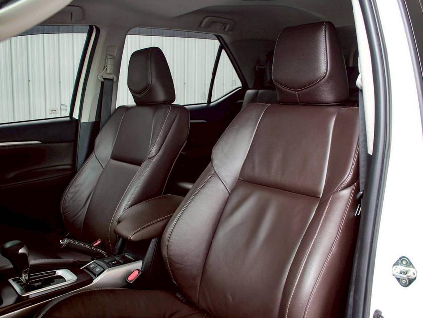 TOYOTA FORTUNER, 2.4 V 2WD ปี 2020 โฉม ปี15-ปัจจุบัน   11