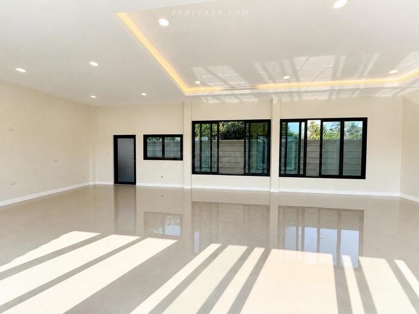 For Sale — Exclusive Luxury Pool Villa at Garden Villa 9, PattayaBrand-new luxury private pool villa for sale at Garden Villa 9, Pattaya. Designed 9