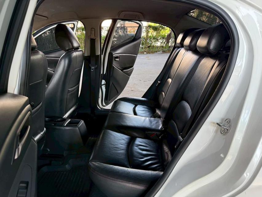 Mazda 2 1.3 SkyActiv High Sedan AT ปี 2015 รถมือสอง ขายถูก 17