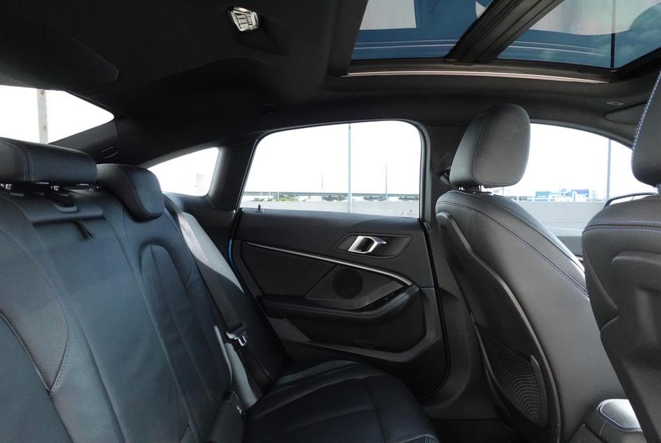 BMW 220i Coupe M Sport จดปี2023 คศ.2021 สีสวย มือเดียว รูปที่ 13