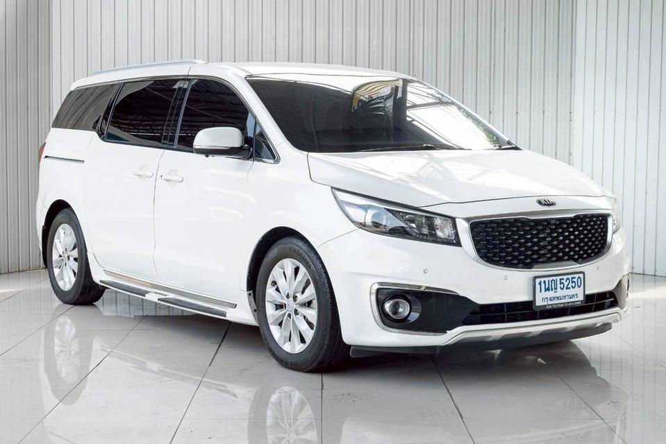 KIA GRAND CARNIVAL 2.2 EX ปี 2018 สีขาว โฉม ปี14-21 รูปที่ 3