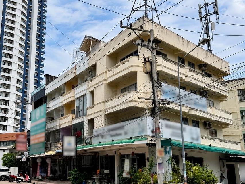 For Sale — Corner Commercial Building with Tenant near the Beach, Pratumnak Soi 6Commercial building for sale with existing tenant and rental income. 1