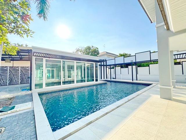 ขาย คฤหาสน์ 2 ชั้น ม.นานาชาติแสตมฟอร์ด 200 ม. ARLหัวหมาก 1.8กม. หลังใหญ่ กว้าง จัดเต็มเฟอร์ฯทั้งหลัง 5 นอน 6 น้ำ . 3