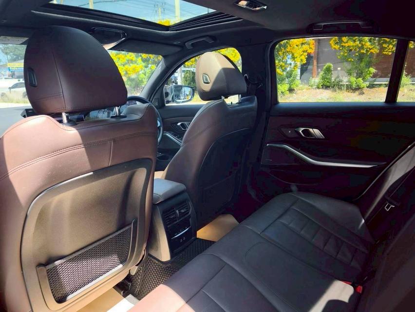 รหัสรถ KPV1100 2023 BMW 330e M SPORT LCI สีขาว 12