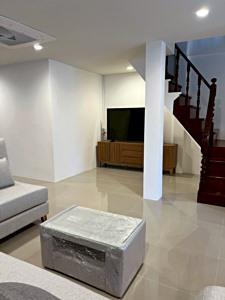 ให้เช่าทาวน์เฮาส์ 2 ชั้น ซอยสุขุมวิท 72 บ้านสวยพร้อมอยู่ (N.1822) 13
