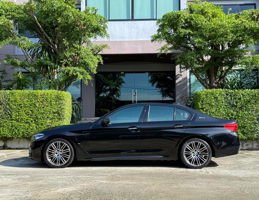 2019 BMW 530e MSPORT รถออกศูนย์ BMW THAILAND รถวิ่งน้อยเพียง 9X,XXX กม รถเข้าศูนย์ตามระยะ รถไม่เคยมีอุบัติเหตุครับ 5