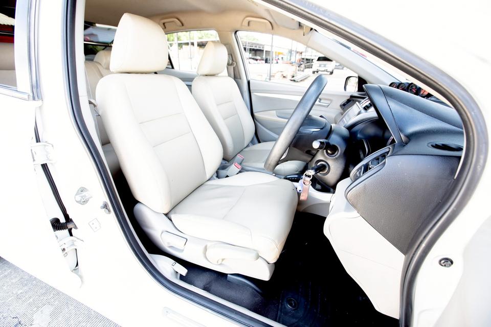 Honda City 1.5V ปี 2010 สีขาว สวยสภาพดี 12