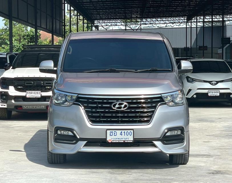 Hyundai H1 2.5Touring ปี18