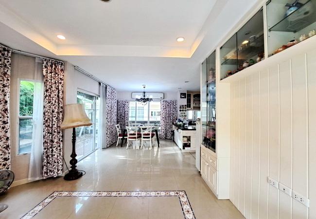 ขายบ้านเดี่ยว หมู่บ้านนันทวัน พระราม 9-อ่อนนุช เนื้อที่ 63 ตร.ว. 2 ชั้น 3 นอน 3 น้ำ 5
