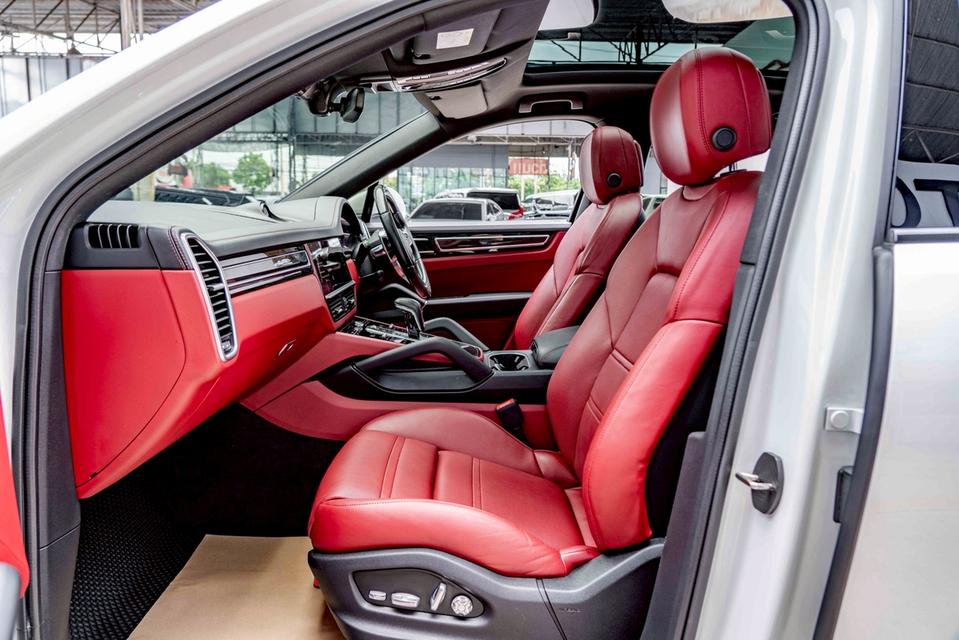 รหัสรถ NP928 PORSCHE CAYENNE 3.0 E-HYBRID COUPE 2021 14