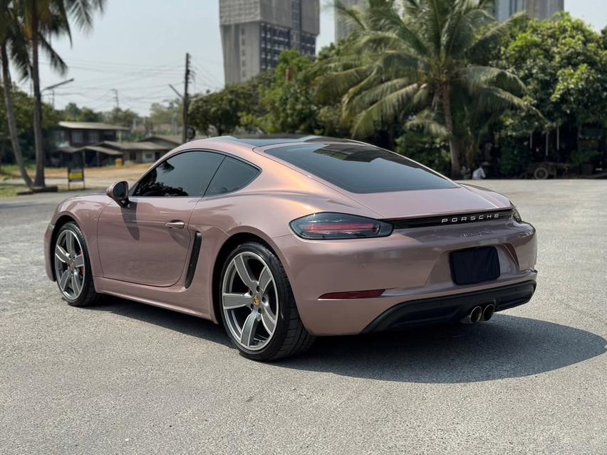 718 Cayman 8