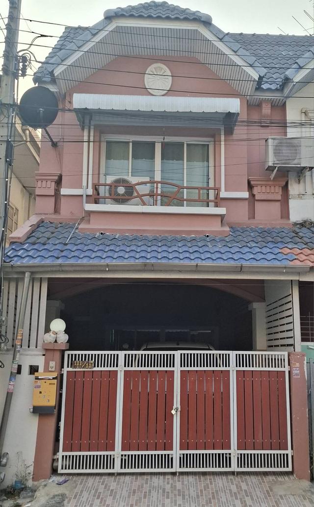 ขายทาวน์เฮ้าส์ หมู่บ้านมนวดี กรีนพาร์ค ซ.1 / ขายพร้อมเฟอร์ทั้งหลังพร้อมอยู่ 1,600,000 บาท 1