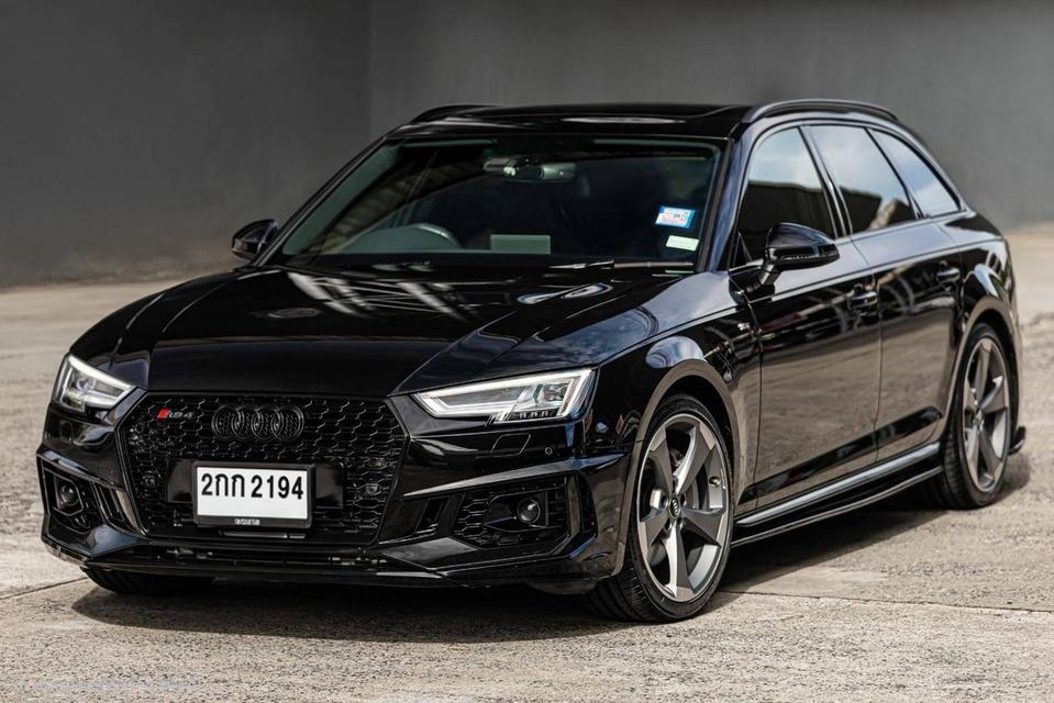 (แจ้งรหัสรถ PR2194) Audi A4 Avant 45 TFSI quattro S-Line Black Edition ปี 2020