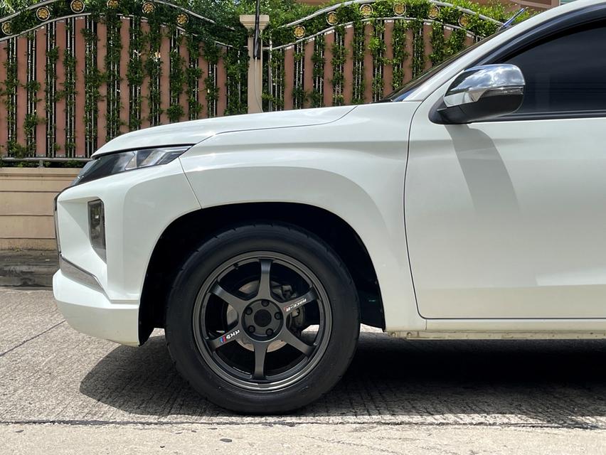 MITSUBISHI TRITON ALL NEW MEGA CAB 2.5 GLX ปี 2020 เกียร์Manual แต่งสวยสภาพนางฟ้า